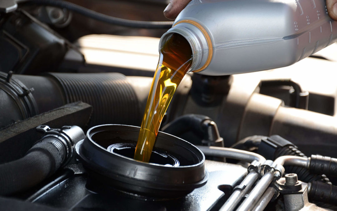 Importancia de comprobar y cambiar el aceite del coche